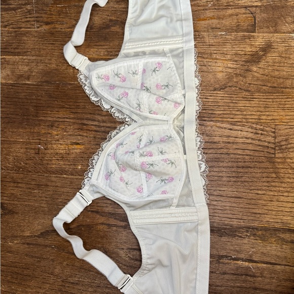 Vintage Romantic Lace Bra – Size 85B (equivalent to US 38B) - Picture 7 of 10